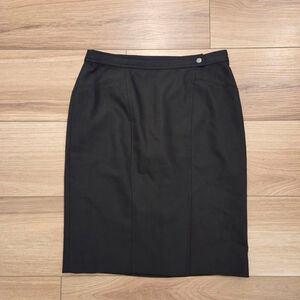 Women's Ann Taylor Black Pencil Skirt size 2P